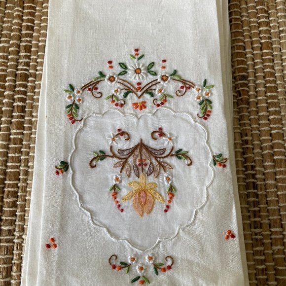 Four Mid Century Hand Embroidered Table Napkins - Picture 8 of 12